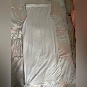 Elegant White Sleeveless Dress